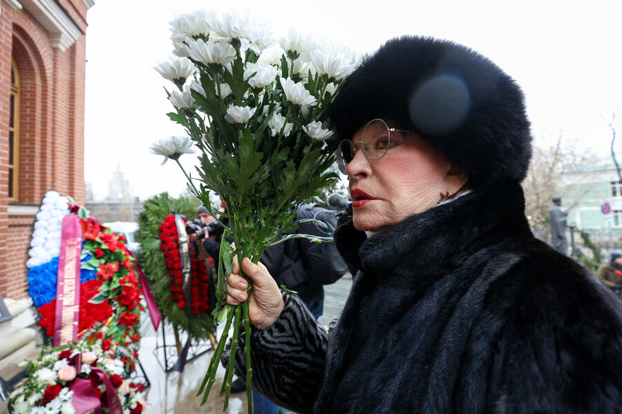 Актриса Людмила Максакова на&nbsp;церемонии прощания с&nbsp;народной артисткой РСФСР Ларисой Голубкиной в&nbsp;Храме святителя Николая на&nbsp;Трех Горах в&nbsp;Москве, 25&nbsp;марта 2025&nbsp;года