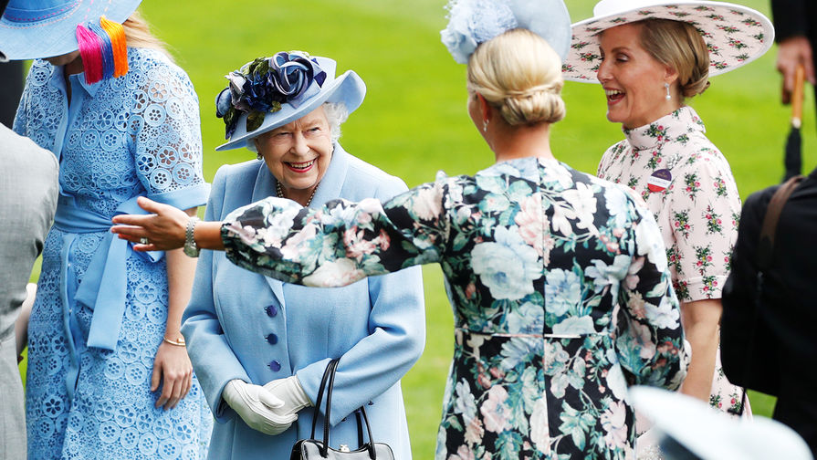 Королева Великобритании Елизавета II на скачках в Аскоте, 18 июня 2019 года