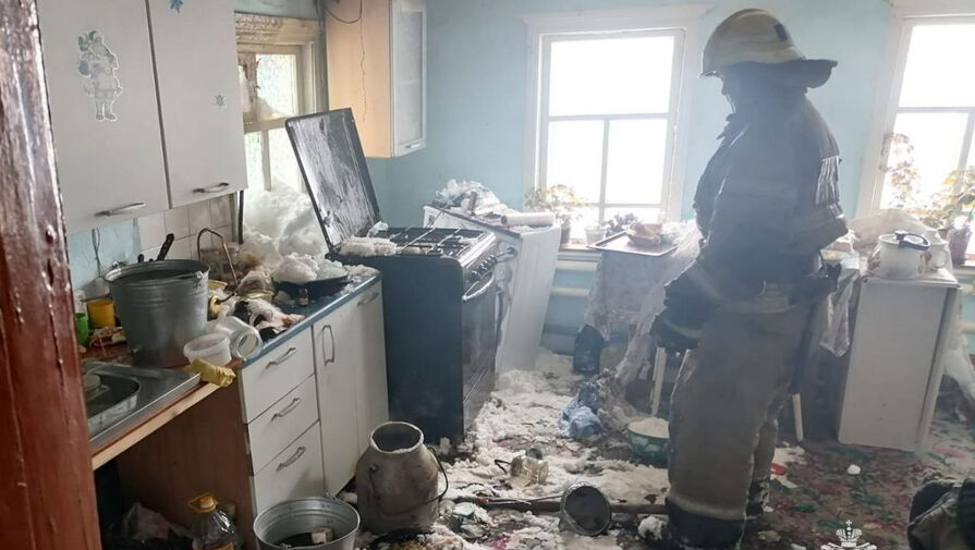 В Башкирии из-за взрыва самогонного аппарата произошел пожар