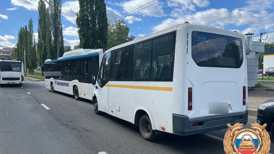 В Башкирии столкнулись два автобуса, пострадали четыре человека