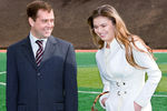 Дмитрий Медведев и олимпийская чемпионка Алина Кабаева во время посещения стадиона «Славнефть» в Ярославле, 2006 год
