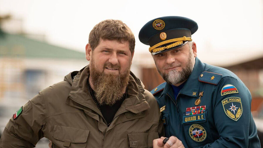Угрожал изнасиловать полицейских: новые подробности задержания главы МЧС Чечни