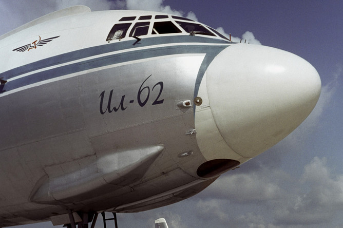 Самолет Ил-62