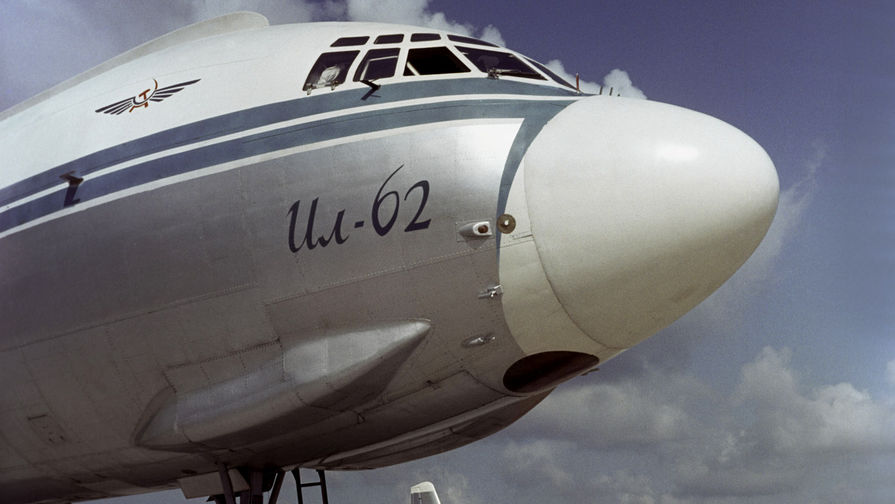 Самолет Ил-62