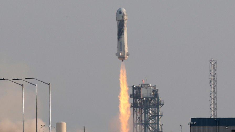 "Лучший день в жизни": Безос слетал в космос и вернулся через 10 минут