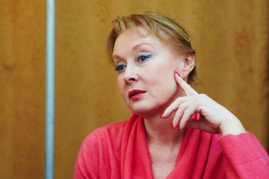 Актриса Лариса Удовиченко в&nbsp;спектакле-комедии «Выходи за&nbsp;меня замуж!», Новосибирск, 17&nbsp;февраля 2011&nbsp;года