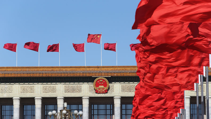 Премьер Госсовета Китая Ли Цян заявил, что миру нужно противостоять односторонним санкциям