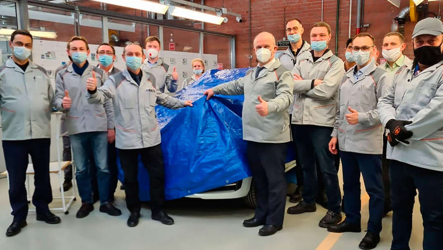 Мантуров: выпуск модели нового семейства Lada начнется в конце 2024 года
