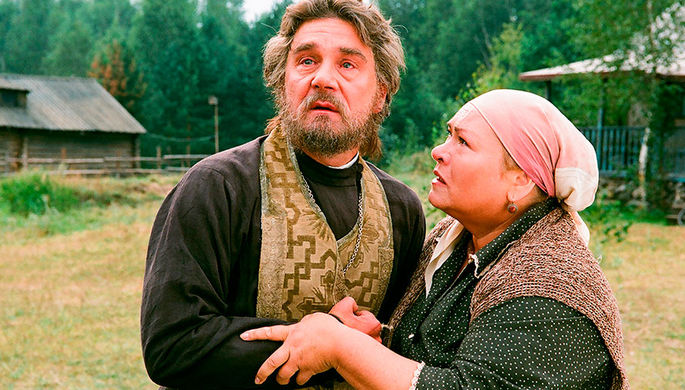 Сергей Маковецкий и Нина Усатова в фильме «Поп» (2009)