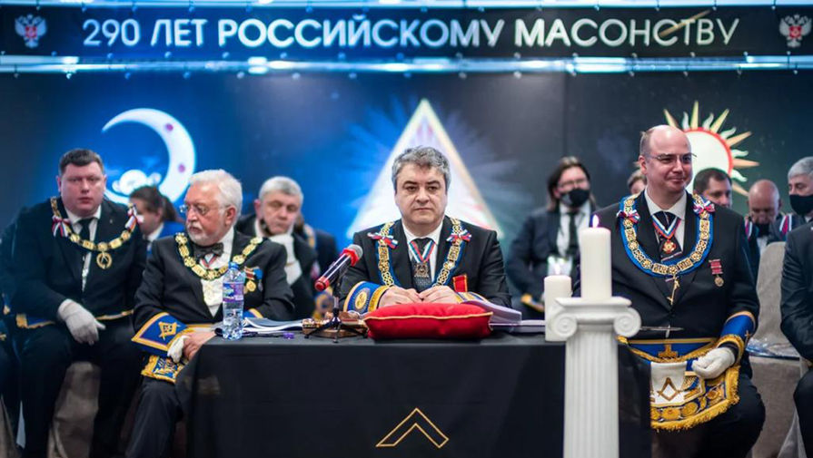 Глава Великой ложи России Андрей Богданов рассказал, как принимают в масоны