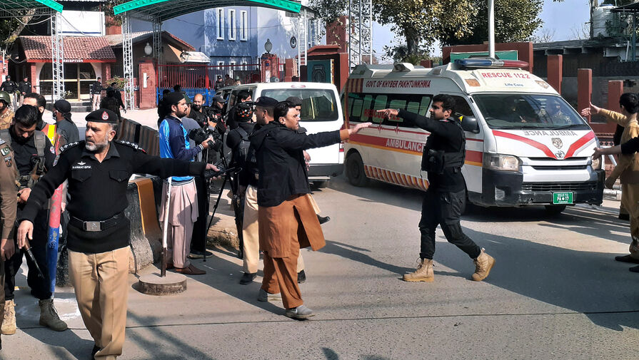 Dawn: не менее четырех человек погибли при взрыве на пакистанском рынке