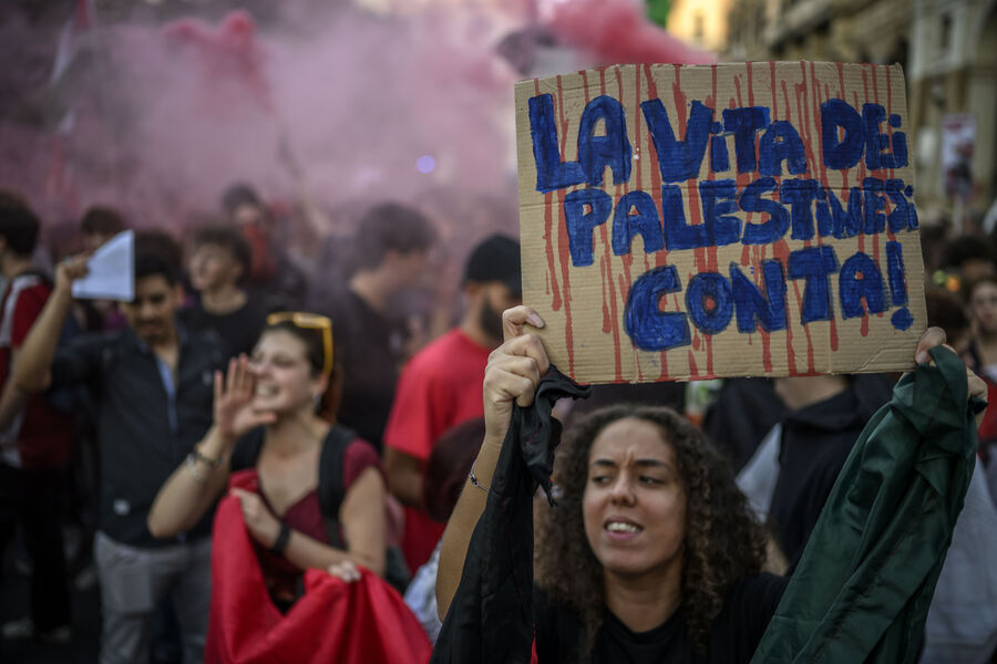 Участники протеста в&nbsp;поддержку Палестины в&nbsp;Риме, Италия, 13&nbsp;октября 2023&nbsp;года