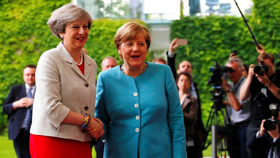 Премьер-министр Великобритании Тереза Мэй и канцлер ФРГ Ангела Меркель во время встречи в Берлине, 2017 год