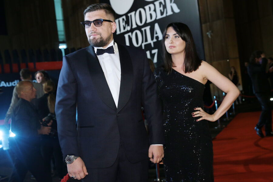 Россия. Московская область. 13&nbsp;сентября 2017. Музыкант Василий Вакуленко (Баста) с&nbsp;супругой Еленой перед&nbsp;началом церемонии вручения премии &laquo;Человек года&raquo; по&nbsp;версии журнала GQ в&nbsp;&laquo;Барвиха Luxury Village&raquo;. Сергей Бобылев/ТАСС