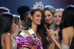 «Мисс Вселенная-2018» Катриона Грэй (Филиппины) в окружении участниц конкурса