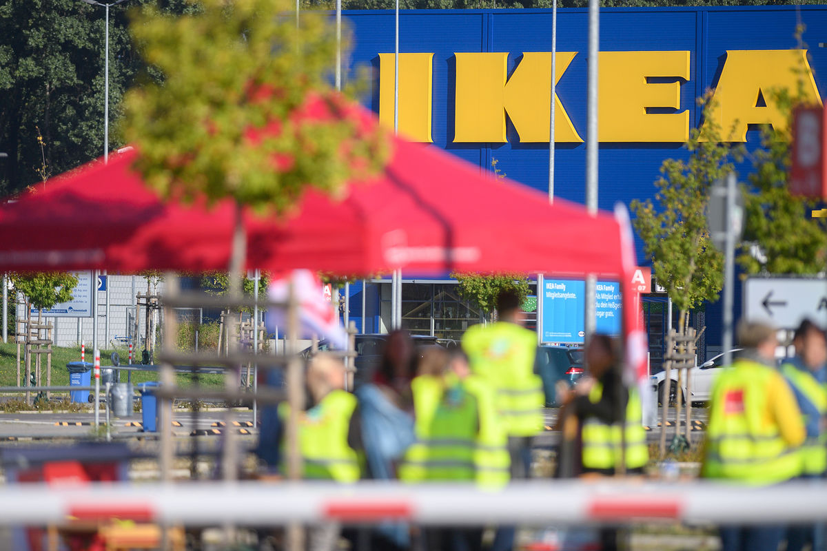 Владелец IKEA и «Мега» запланировал продать всю свою недвижимость в России  - Газета.Ru | Новости