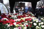 Цветы на могиле народной артистки СССР Инны Чуриковой на Новодевичьем кладбище, 17 января 2023 года
