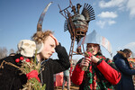 Участники празднования Масленицы в арт-парке Никола-Ленивец Калужской области, 16 марта 2024 года