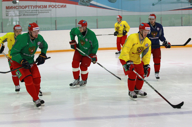 Сборная России готовится к матчам Европейского хоккейного вызова