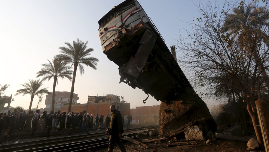 На&nbsp;месте крушения пассажирского поезда в&nbsp;Египте