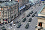 Пусковые установки зенитного ракетного комплекса С-400 «Триумф» на военном параде, посвященном 77-й годовщине Победы в Великой Отечественной войне на Красной площади в Москве, 9 мая 2022 года