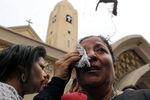 После взрыва внутри церкви в Танте, Египет, 9 апреля 2017 года
