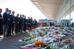Встреча самолета с телами погибших пассажиров Boeing 777 «Малайзийских авиалиний» в аэропорту голландского города Эйндховен