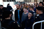 Участники несанкционированной акции движения «Открытая Россия» в Москве, 29 апреля 2017 года