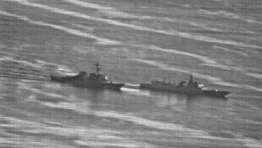Сближение китайского корабля Luyang с американским эсминцем USS Decatur в Южно-Китайском море, 2 октября 2018 года