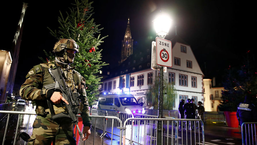 Полиция на месте стрельбы в Страсбурге, 11 декабря 2018 года 