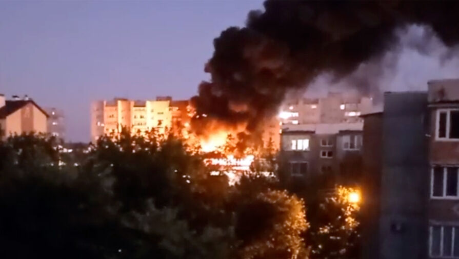 Пожар охватил все девять этажей жилого дома в Ейске, где упал Су-34