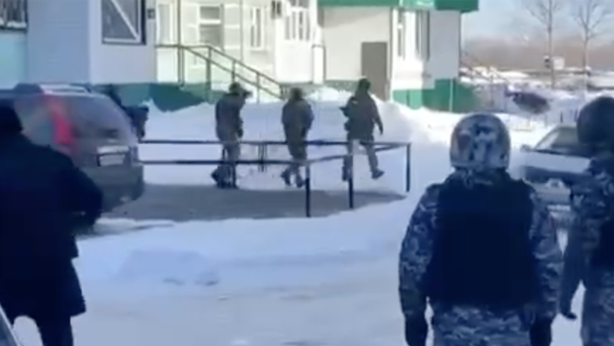СК опубликовал видео освобождения трехлетнего мальчика в Нижневартовске