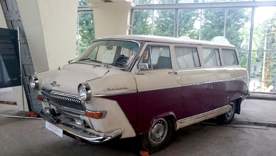 В России выставили на продажу старый микроавтобус РАФ за 9 млн рублей