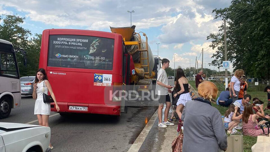 В Краснодаре семь человек пострадали в ДТП с бетономешалкой