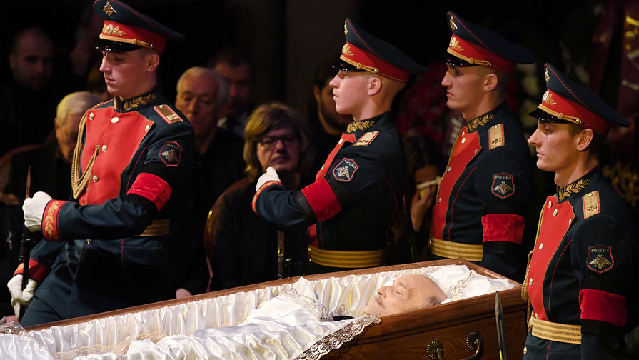 Похороны гурьянова из группы кино фото