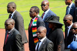 Действующий президент Зимбабве Эммерсон Мнангагва во время траурной церемонии в Хараре