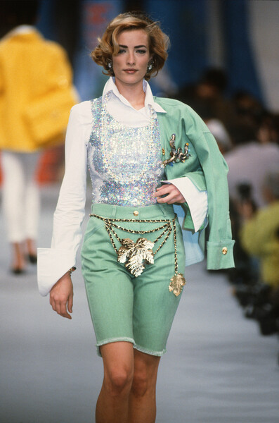 Татьяна Патитц на&nbsp;показе коллекции Chanel во время Paris Fashion Week, 1992&nbsp;год

