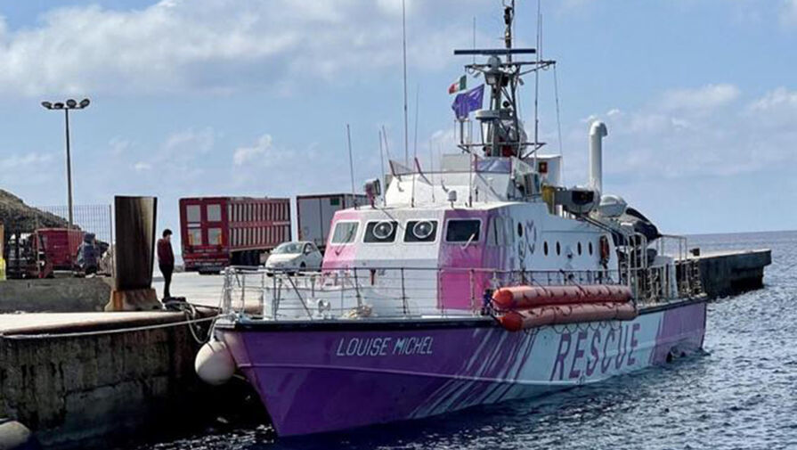В Италии задержали финансируемое художником Бэнкси судно, спасающее мигрантов