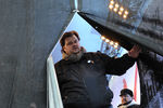 Спортивный комментатор Василий Уткин после выступления на оппозиционном митинге «За честные выборы» на проспекте Академика Сахарова в Москве, 2011 год