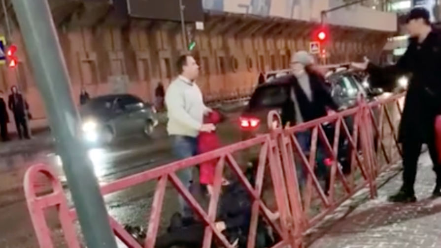 Ярославский таксист избил пассажиров и заявил, что "ему плевать, кого бить"