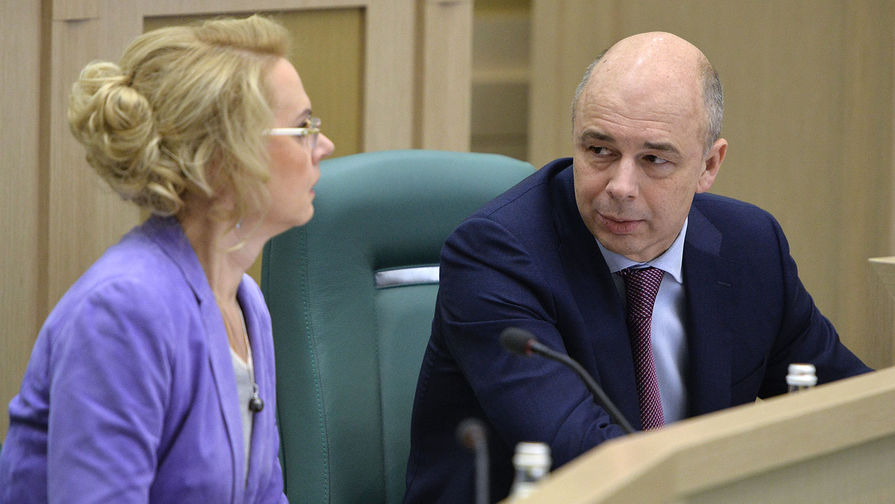 Председатель Счетной палаты РФ Татьяна Голикова и министр финансов РФ Антон Силуанов