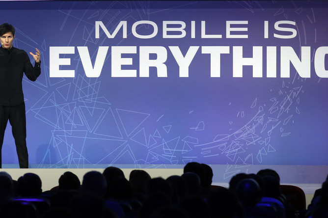 Павел Дуров во время выступления на выставке Mobile World Congress в Барселоне, 2016 год