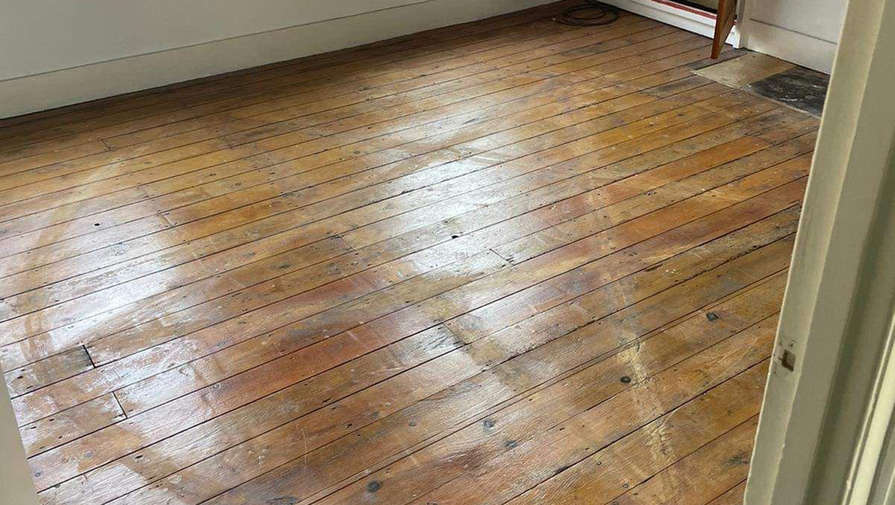 Мужчина нашел пентаграмму на полу под ковром в своем новом доме