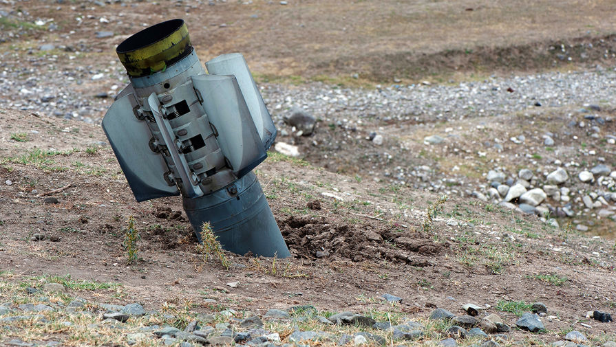 Реактивный снаряд системы &laquo;Смерч&raquo; на&nbsp;территории общины Иванян Нагорного Карабаха, 1 октября 2020 года