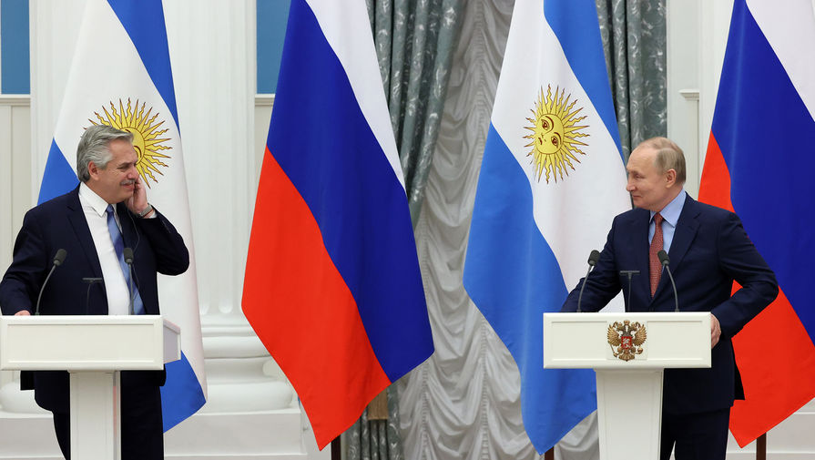 Песков рассказал о соблюдении санитарных мер во время встречи Путина с Фернандесом