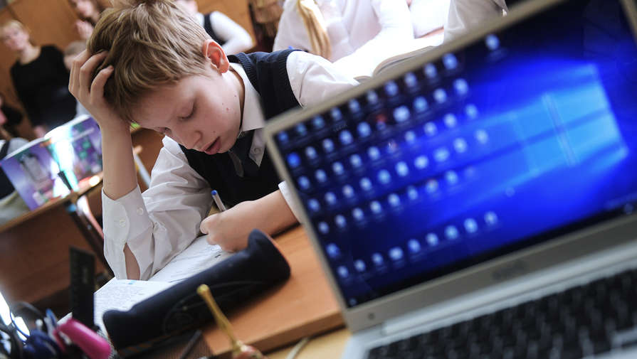Педагога из Коми отстранили от преподавания после того, как он назвал ученика чмошником