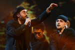Певец Мот (Матвей Мельников) на церемонии вручения ХХ национальной телевизионной премии в области популярной музыки МУЗ-ТВ 2025. Легенда в Live Арене в Москве, 7 июня 2025 года