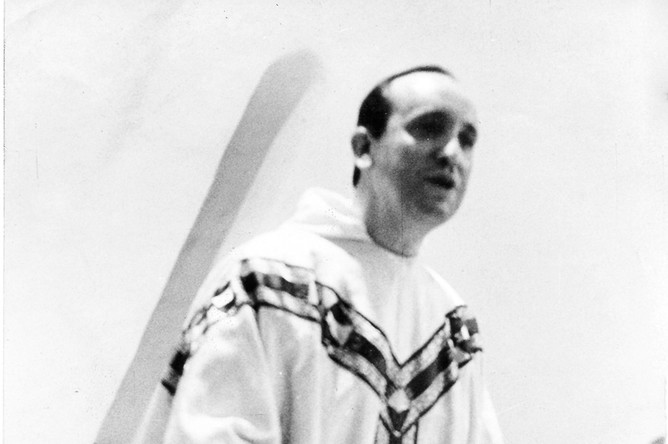 Аргентинский кардинал Хорхе Бергольо (ныне: папа римский Франциск) в молодости