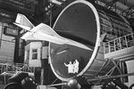 Подготовка к испытаниям сверхзвукового пассажирского авиалайнера Ту-144 в аэродинамической трубе Т-101 Центрального аэродинамического института имени Н.Е.Жуковского, 1969 год