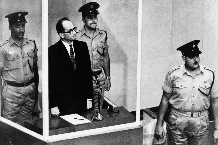 Адольф Эйхман в суде, 1961 год 